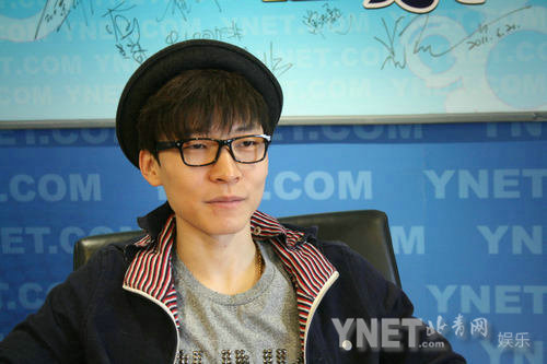 王啸坤聊新专辑《唱片》 曝小时候想当空军