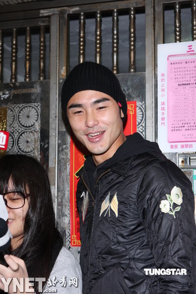 阮经天服兵役人缘好 队友搭人墙助其躲偷拍