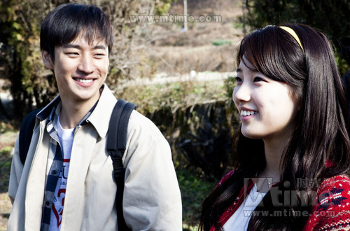 韩国票房: 建筑学概论 登顶 无法触碰 居亚