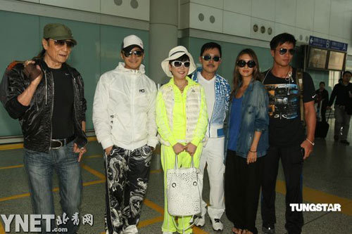 谢霆锋带儿子剪发享亲子乐