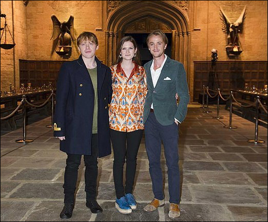 罗恩 马尔福现身哈利波特影棚 引发粉丝尖叫(图