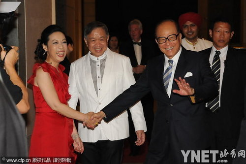 打工皇帝霍建宁嫁女儿 李嘉诚举家到贺