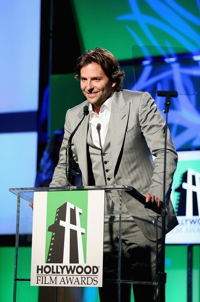 布拉德利·库珀有望和艾玛·斯通联手主演电影