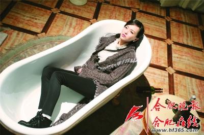 武器服装混乱穿越--《x女特工》在民国特工背