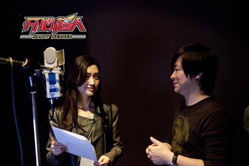 《开心超人》发布主题曲《开心往前飞》,由2011届快乐女声五强杨洋