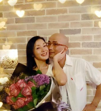 万绮雯喜庆结婚周年 与老公13年恩爱未生子