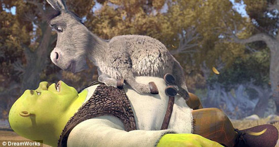 《史瑞克4》新剧照曝光 靴子猫变大肥猫