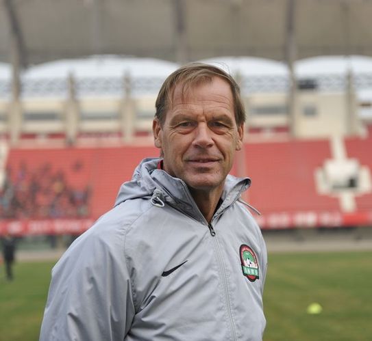 2012年中超联赛前瞻:河南建业拍摄全家福(组图