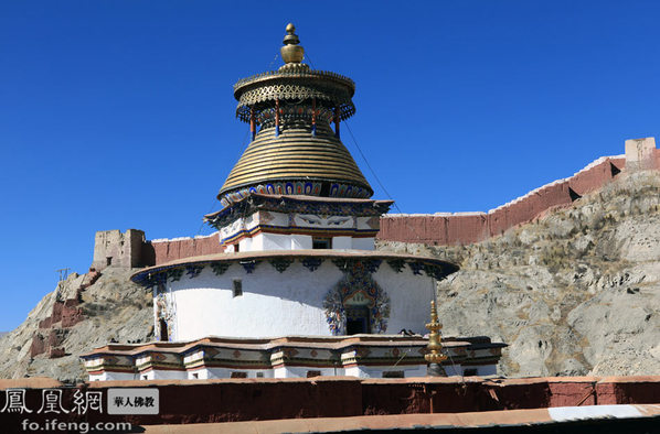 三派共存白居寺 十万佛塔立百年