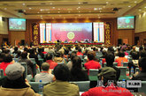 三位法师精彩的演讲赢得了信众的阵阵掌声。3月22日，中国佛教协会汉传佛教讲经交流会巡讲团圆满结束了在江西南昌首站讲经活动。（图片来源：凤凰网华人佛教  摄影：桑吉扎西）