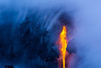 疯狂摄影师“零距离接触”炙热火山熔岩