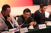 左一为论坛发起人兼主持人谢卫列；中间为搜狐网汽车事业部副总经理晏成；右一为新浪网汽车频道主编苏雨农