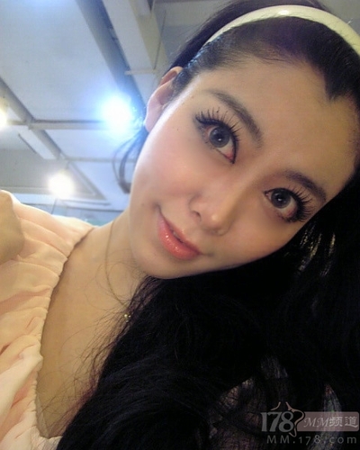 清纯手机游戏美女 浓妆淡抹小清新美图赏