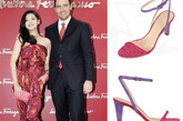 大S徐熙媛出席意大利品牌Salvatore Ferragamo在台北举行了盛大的开幕酒会，紫红色豹纹连身裤配搭红蓝拼色高跟凉鞋，展现出优雅气质范儿。