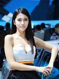 完美胸型搭配冷艳气场