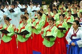 【韩国为少女举行成人仪式】2009年5月17日，韩国首都首尔庆熙宫举行了第37届成人仪式。

