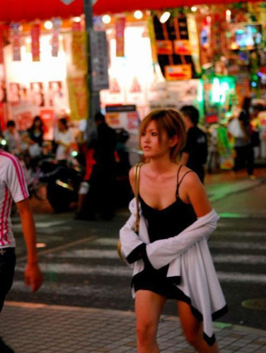 技校女生:男友劝说我从16岁开始援交