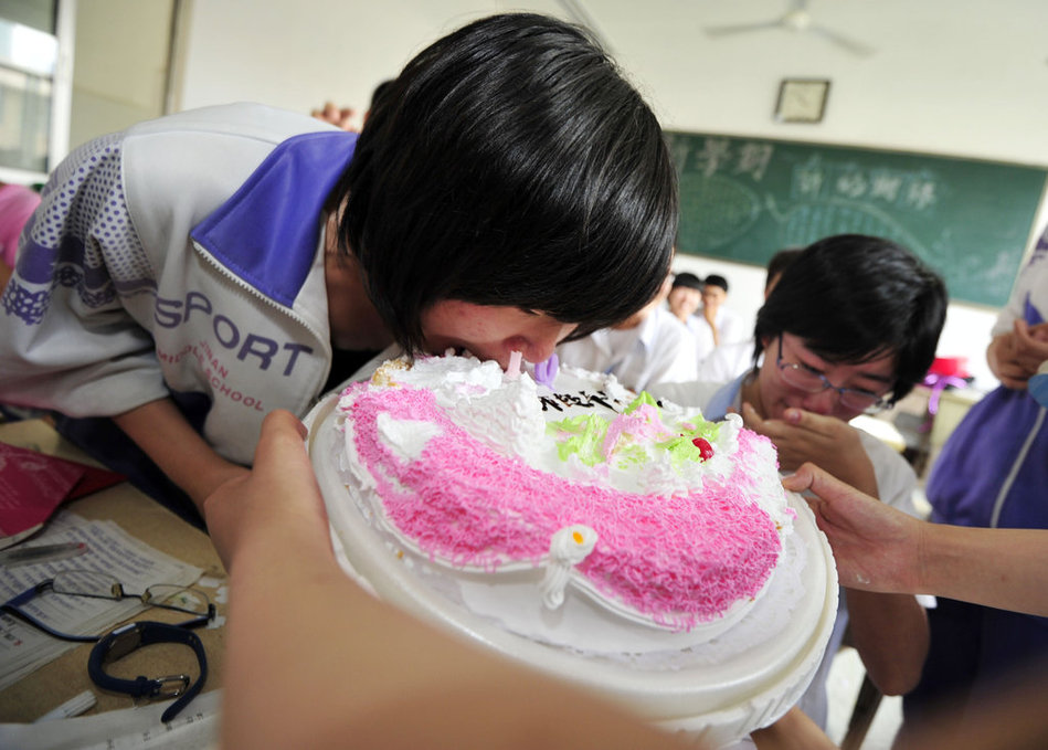 高清:高三学生最后一晚自习