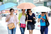 近日，淘宝网发布城市百态图，以淘宝数据为基础，通过分析各地女性的衣着特征，揭开每个城市女孩的生活状态和内心的秘密。生活在六朝古都的南京女孩在穿衣上被评为最有文艺范。