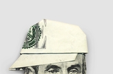 当地时间2012年6月10日，日本东京，折纸艺术家Yosuke Hasegawa用各国纸币折出独具创造力和艺术气息的立体人物雕塑。艺术家经过巧妙地折叠，为各种纸币上的国家元首或伟人戴上各种各色的帽子和头饰。其中有戴着非常好看头巾或时髦水手帽的英国伊丽莎白二世女王，也有戴着蒙面头巾或棒球帽的美国前总统亚伯拉罕-林肯，还有戴着头巾或棒球帽的印度伟大的政治领袖甘地。