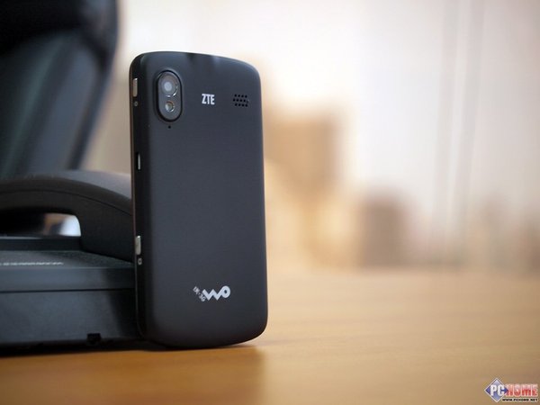 性价比wp手机来临 中兴v965w真机图赏