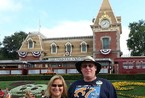 美国南加夫妇失业后天天游览迪士尼