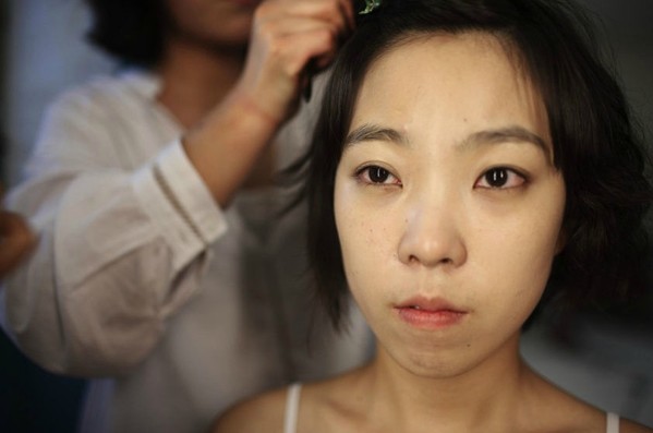 实拍韩国“人造美女”选美大赛 揭秘整形全过程