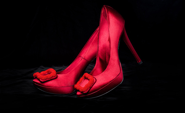 最潮方扣鞋 推出红色经典限量版