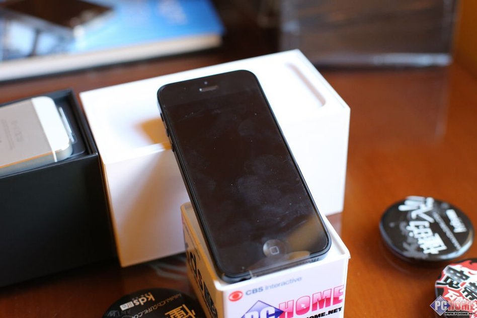 香港带回来一批韩国日本的国外机器。液晶通电