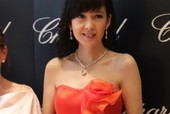 组图:红色风潮持续蔓延 女星争当明艳女王