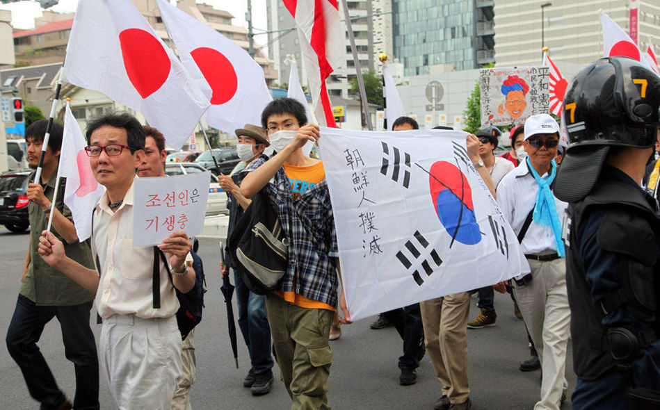 日本右翼在"韩国城"举行种族主义排外示威【图文】(2013-06-18 10:05