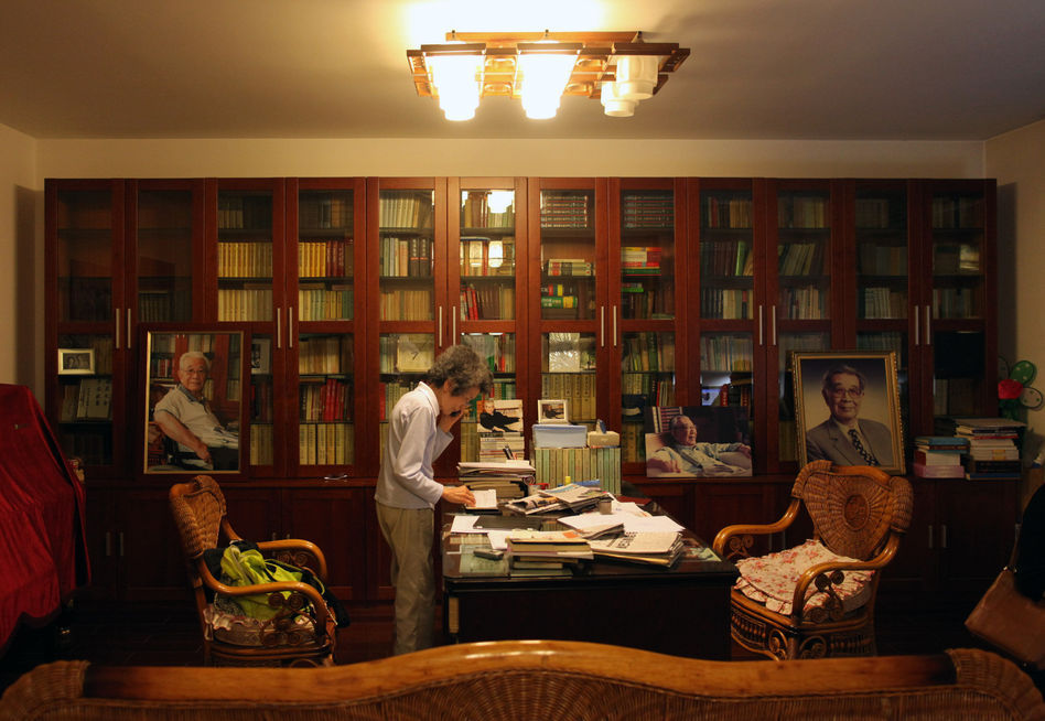 原中顾委委员于光远生前用过的书房