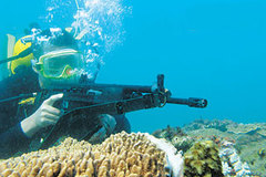 济南军区特战团：手持水下步枪