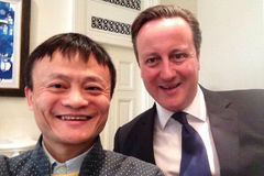 卡梅伦推特晒与马云合影