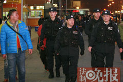 公安部副部长配枪夜巡王府井