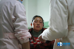 夫妻吵架 打开煤气炸伤4人