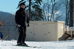 普京与梅德韦杰夫一起滑雪