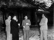 建国后毛泽东旧影 1956年见印尼总统开怀大笑