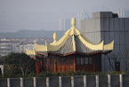 重庆一政府办公楼现“金顶” 被戏称最权威违建