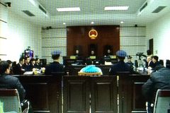 广西枪杀孕妇民警一审获死刑