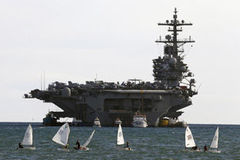 美军布什号航母停靠希腊