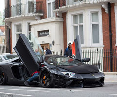 兰博基尼车祸现场