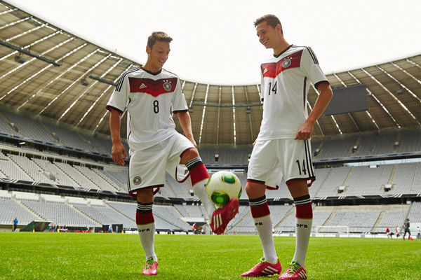 德国队发布2014世界杯新款球衣_体育频道_凤凰网