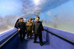 金正恩视察少年野营所