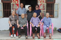 7姐弟分别60年后相聚