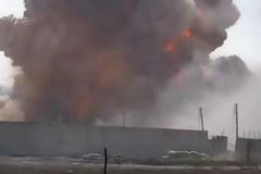 叙叛军卡车载12吨炸药袭击监狱