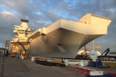 英国“伊丽莎白女王”号航母将下水