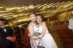 济南高中生在四星酒店内举行毕业舞会