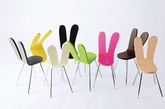 妹岛和世与西泽立卫为Nextmaruni设计的“兔耳”椅（实习编辑：石君兰）