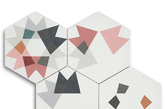 西班牙工作室 MUT 设计了一款名为 Keidos 的瓷砖，铺在地上的效果，就像从万花筒看到的迷幻世界一样。这些六边形瓷砖上印有不规则的花色，有的布满重叠的几何形状色块，有的上面只有三四片颜色，全靠自己搭配拼装。瓷砖的制造商 Entic designs 提供了蓝、红两个色系供消费者选择。Keidos 瓷砖给予了使用者设计的灵感和实际参与拼装的可能性，让使用者自己动手、改变居住空间的环境。最后踏上去这地板，会不会真的有迷幻感呢？（实习编辑：辛莉惠）
